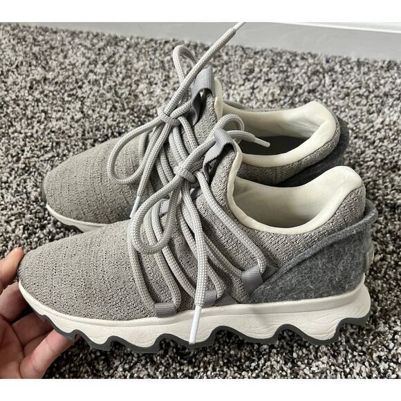Sorel Kinetic lace sneaker women's size 5 - Picture 1 of 7